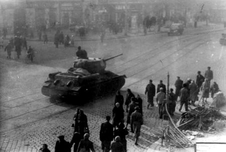 Le 23 octobre 1956, les Hongrois se soulèvent pour la liberté