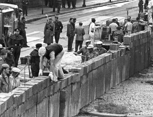 Le 12 août 1961 démarrait la construction du mur de Berlin
