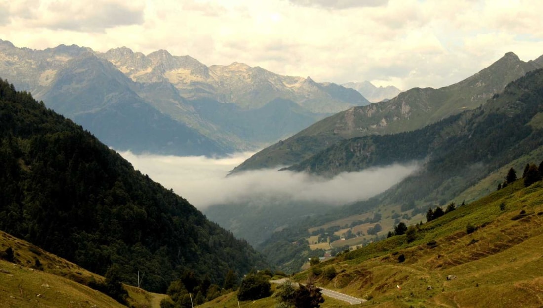 Ce village pyrénéen offre des randonnées uniques vers d'anciens abris de bergers parfaitement restaurés