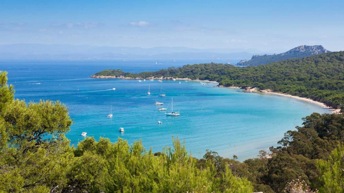 Ce petit paradis de 7 km² cache les eaux les plus transparentes de France