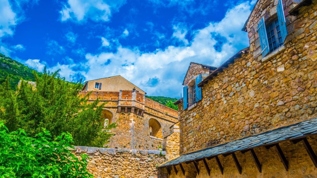 Cette cité UNESCO cache un système souterrain conçu par le plus grand ingénieur de Louis XIV