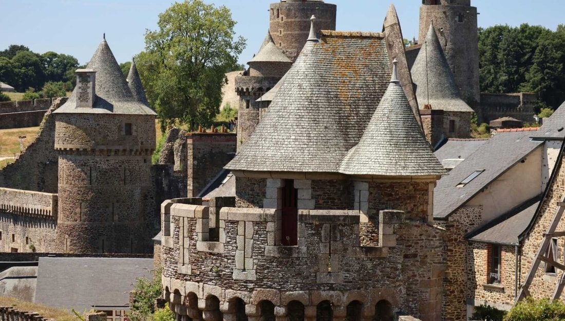 J'ai exploré cette forteresse bretonne aux 13 tours qui pourrait contenir deux terrains de football
