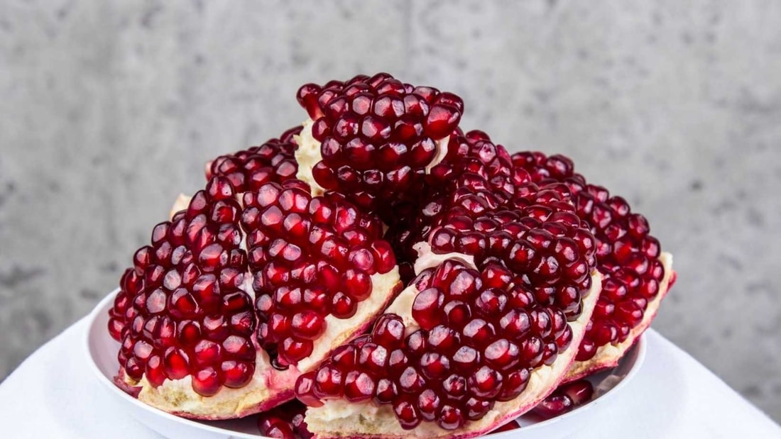 Ma découverte de ce fruit rubis qui booste le bon cholestérol naturellement