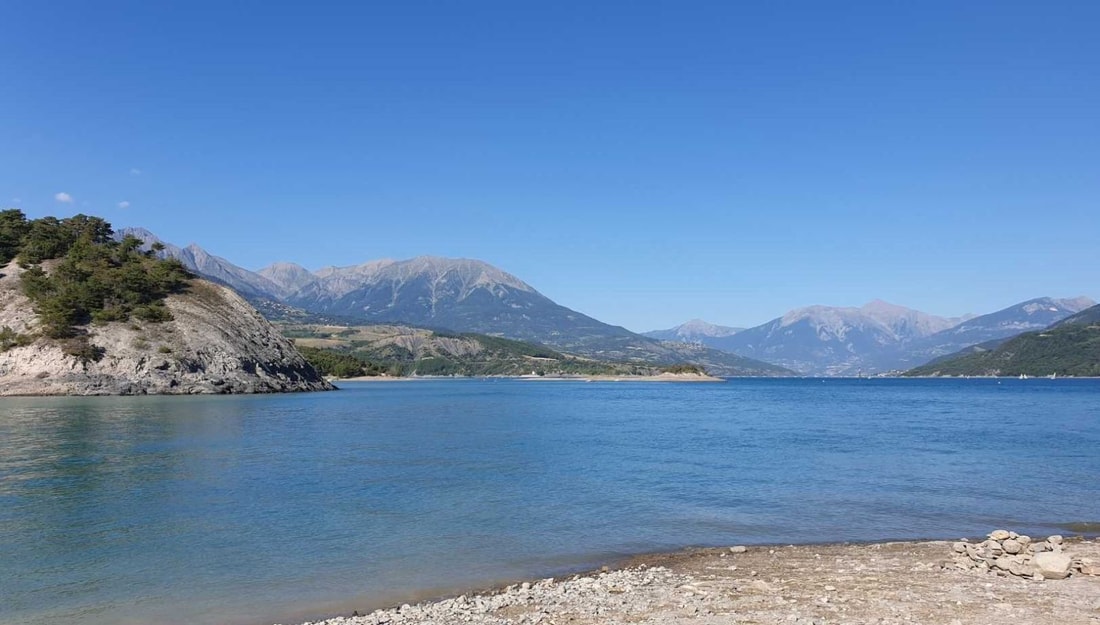 J'ai plongé dans ce lac artificiel à la découverte d'un village entier englouti depuis 60 ans