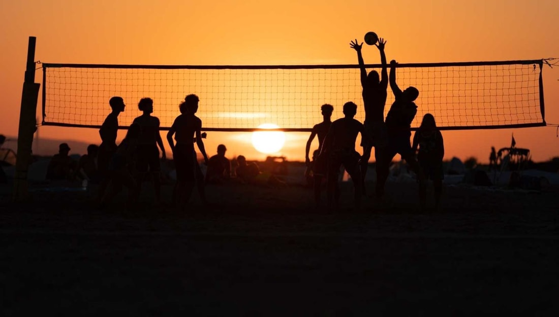 9 kilomètres de sable fin : la baie bretonne qui devient la plus grande arène de beach-volley d'Europe