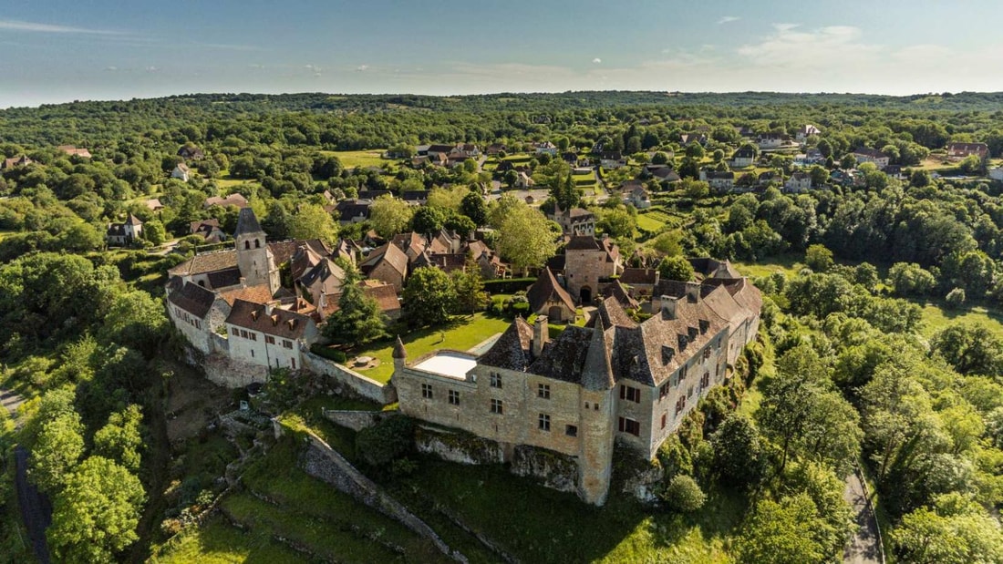 Ce village de 200 habitants abrite la cachette secrète d'un des plus grands photographes français