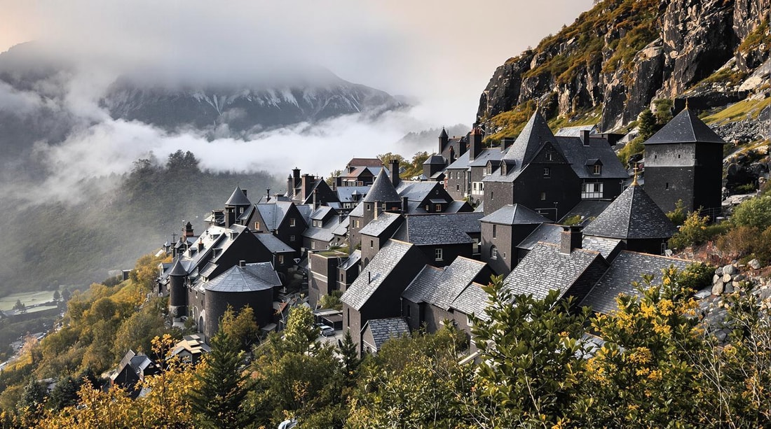 Ce village du Cantal où 316 habitants vivent à 940m d'altitude dans l'architecture basaltique la plus authentique de France