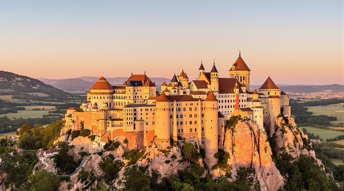 Ce promontoire de grès rose à 757m abrite la forteresse de 36000m² du Bas-Rhin
