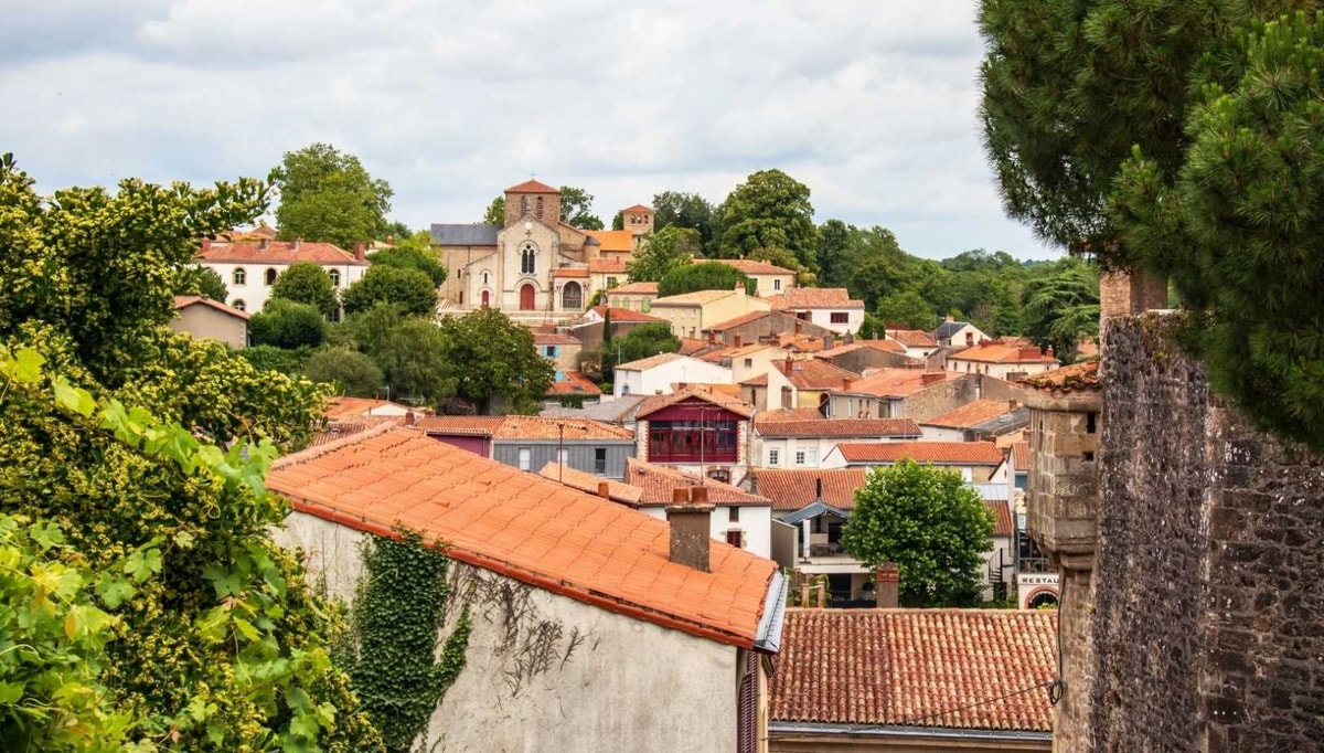 Cette petite Toscane française se cache à seulement 30 minutes de Nantes