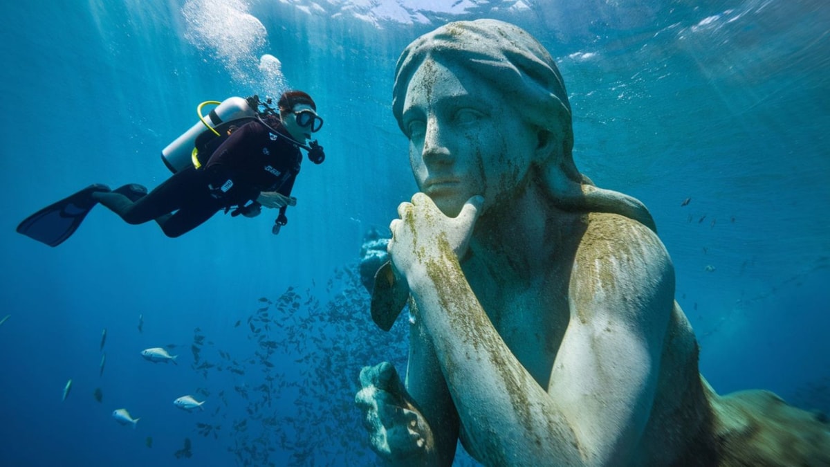 Ce musée sous-marin méditerranéen abrite 6 statues fantômes accessibles seulement en palmes