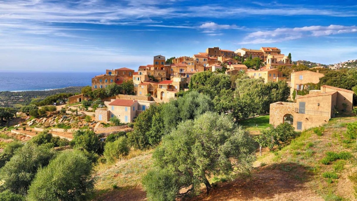 Ces 3 villages français possèdent les panoramas les plus spectaculaires de Méditerranée