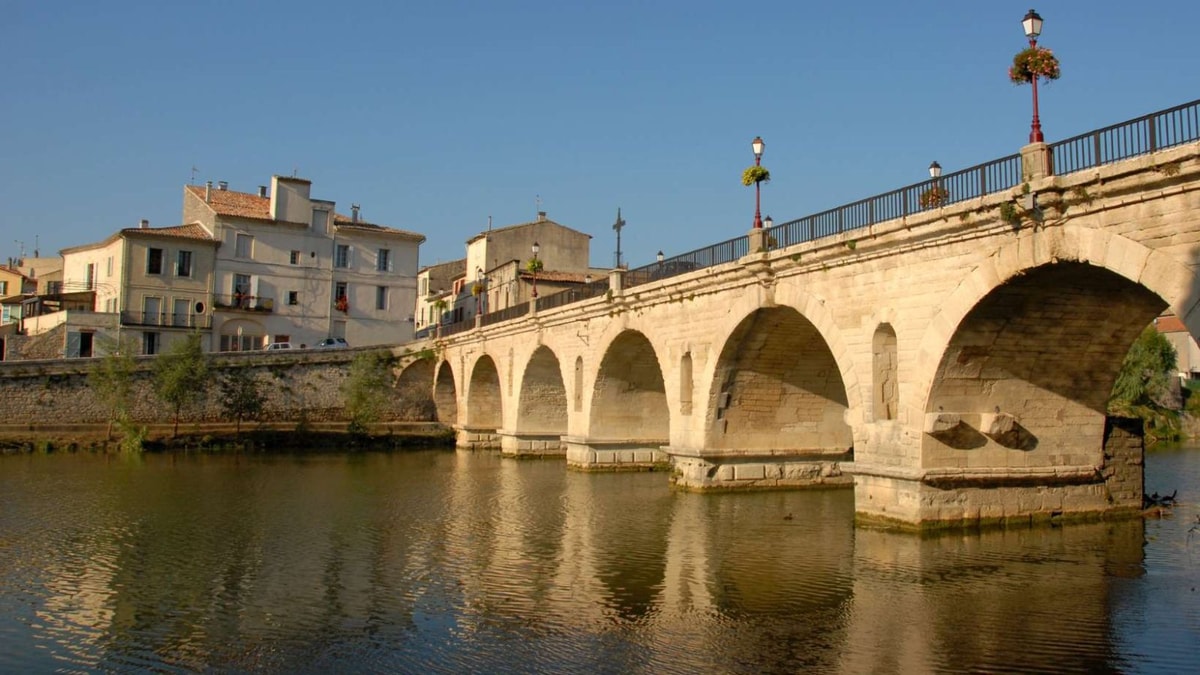 Dans ce village français, les habitants dansent plus souvent qu'ils ne marchent