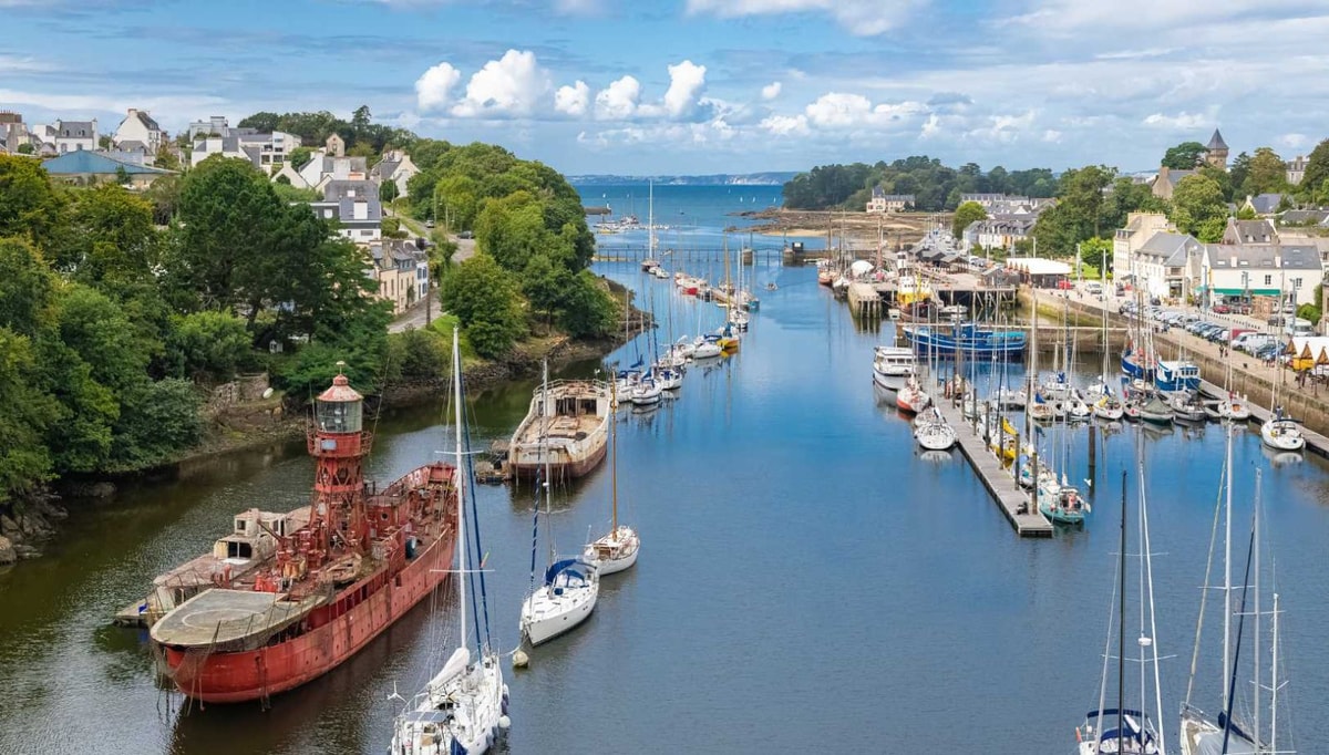 Ce port breton de 3 km² abrite 1000 ans d'histoire maritime à explorer