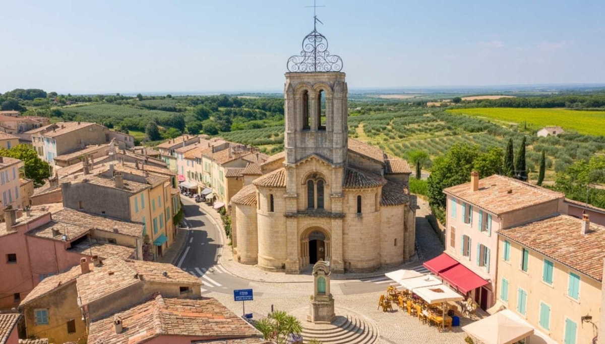 Ce joyau provençal où une nécropole antique fut découverte par pure chance