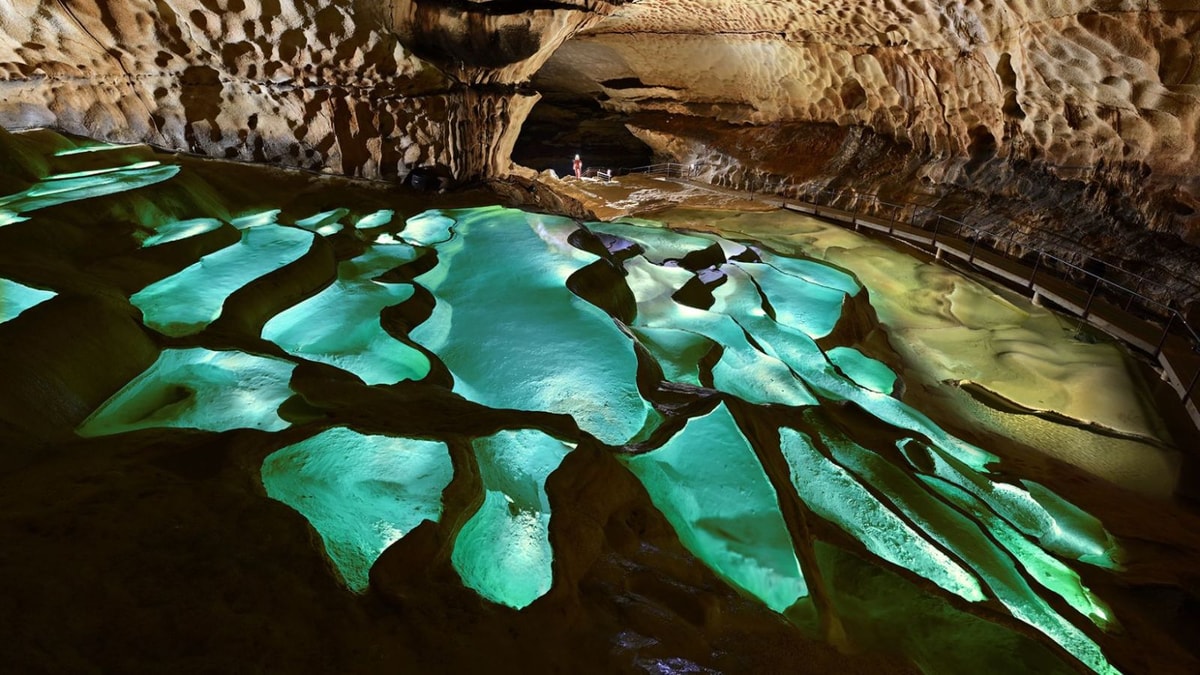 J'ai Pagayé 2km dans les Veines Cachées de la Terre et Découvert le Secret le Plus Époustouflant de France