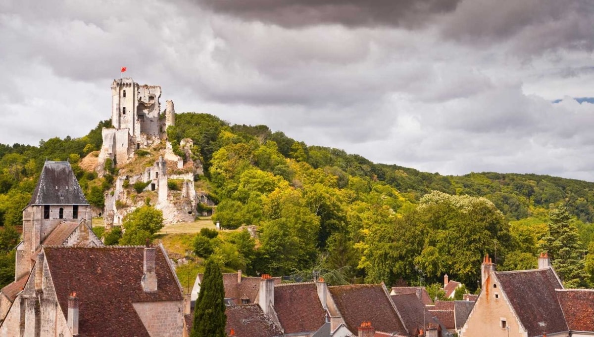 Ce village classé abrite un cadran solaire vieux de 600 ans qui raconte encore le temps