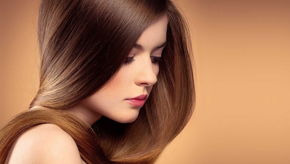 J'ai transformé mes cheveux fins et ternes avec cette routine d'hydratation profonde