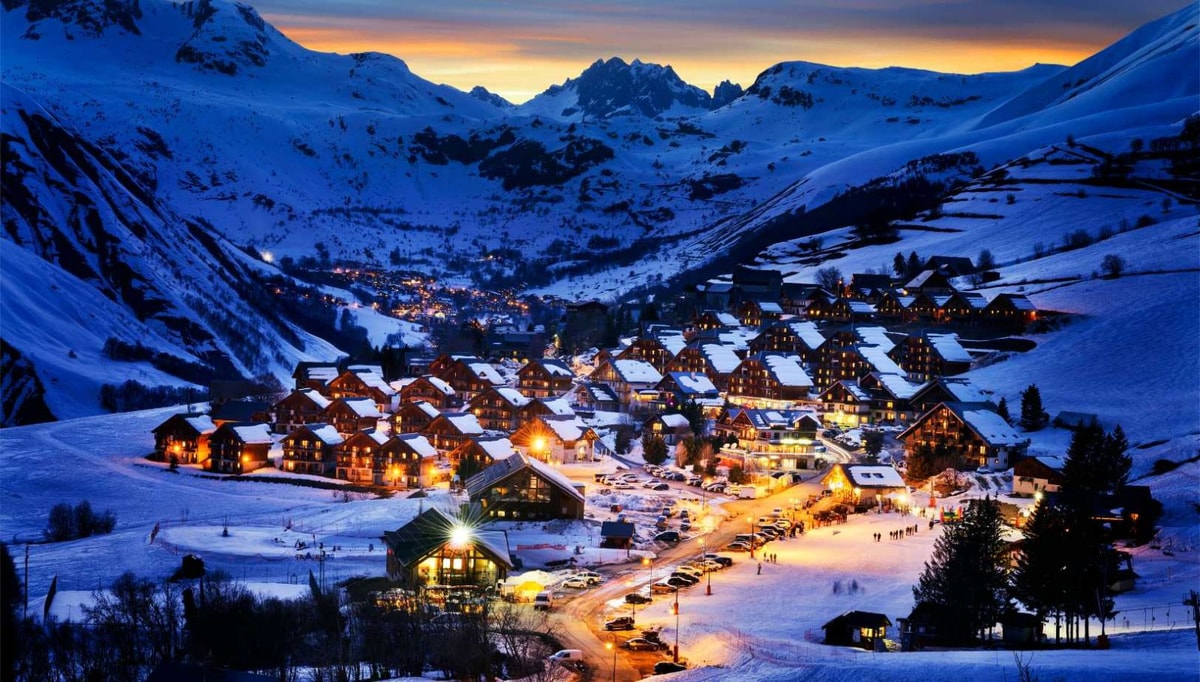 Entre tradition savoyarde et panoramas à 3500m : Ce village alpin dévoile ses secrets bien gardés
