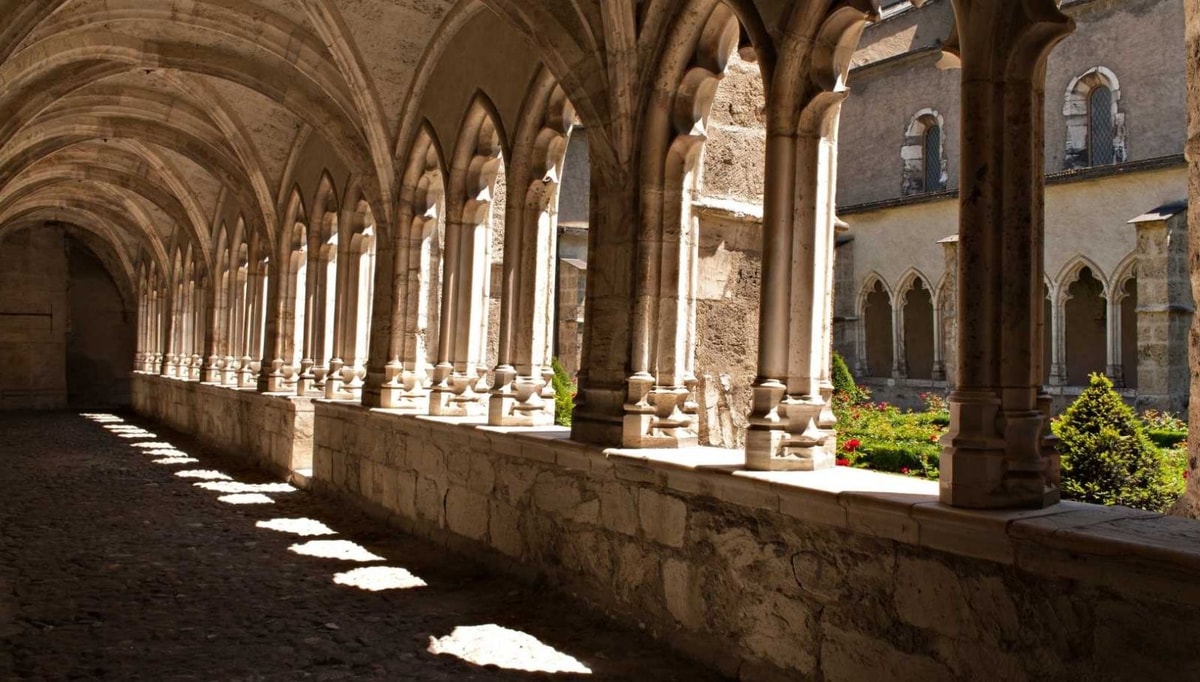 Au cœur des Alpes françaises, découvrez la ville qui abrite des reliques de Saint Jean-Baptiste