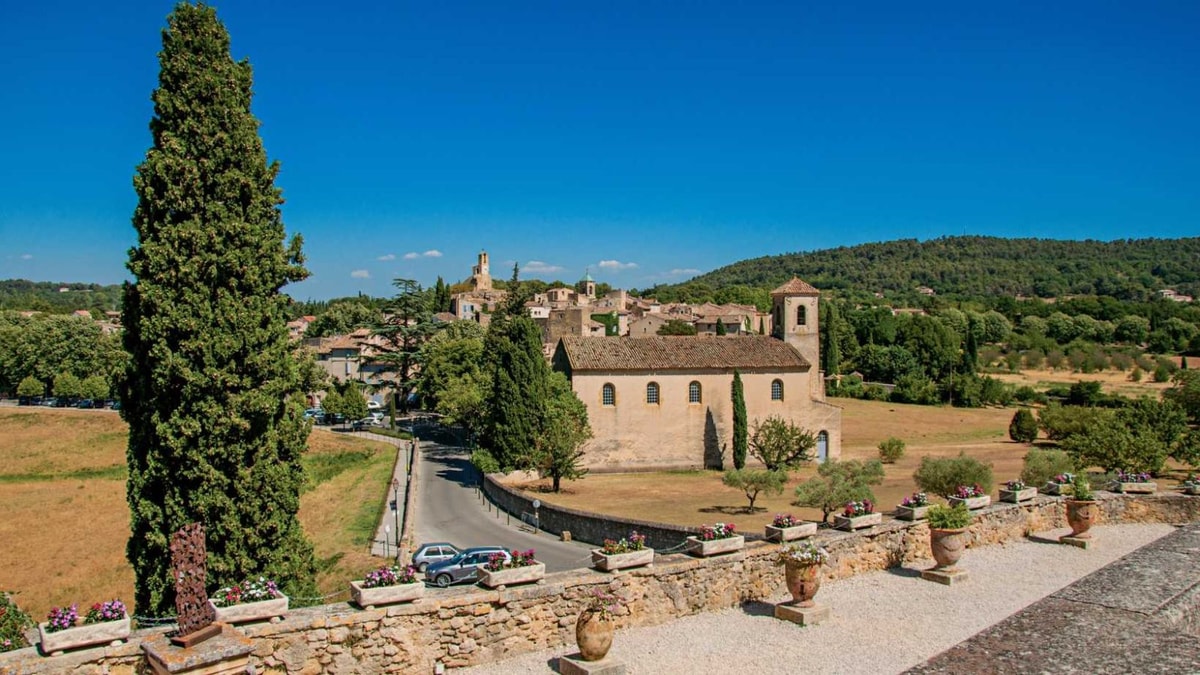 Voici les villages où les couples français préfèrent s'échapper selon une récente étude