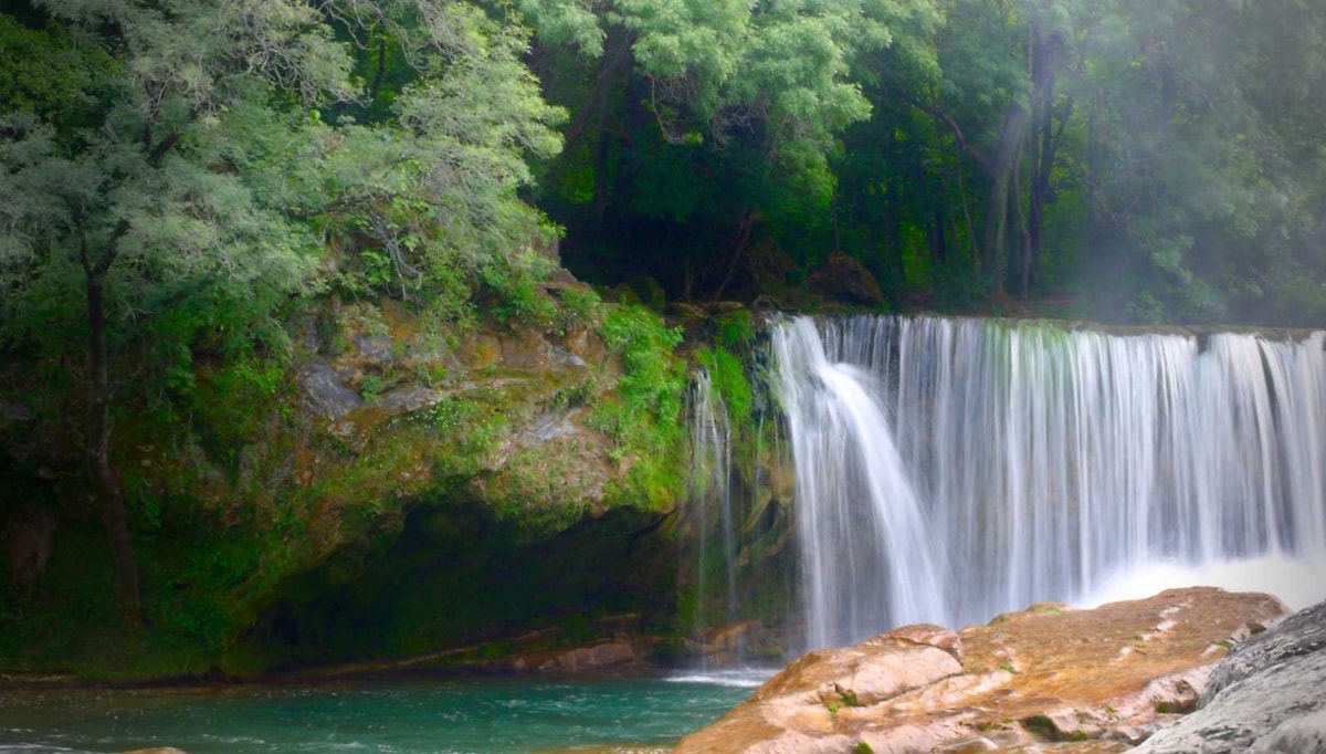 Cette cascade des Cévennes garde des offrandes préhistoriques vieilles de 5000 ans