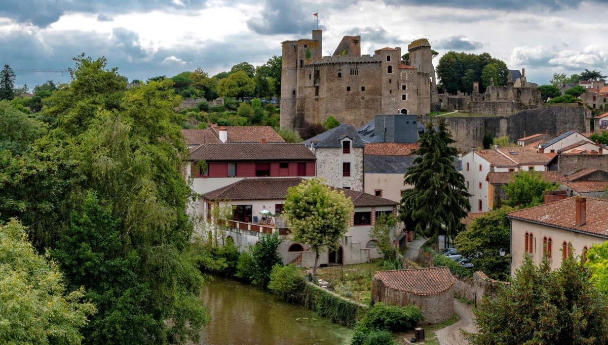 426 mètres de remparts et une vengeance sanglante : cette forteresse bretonne cache l'histoire de la plus terrible femme pirate