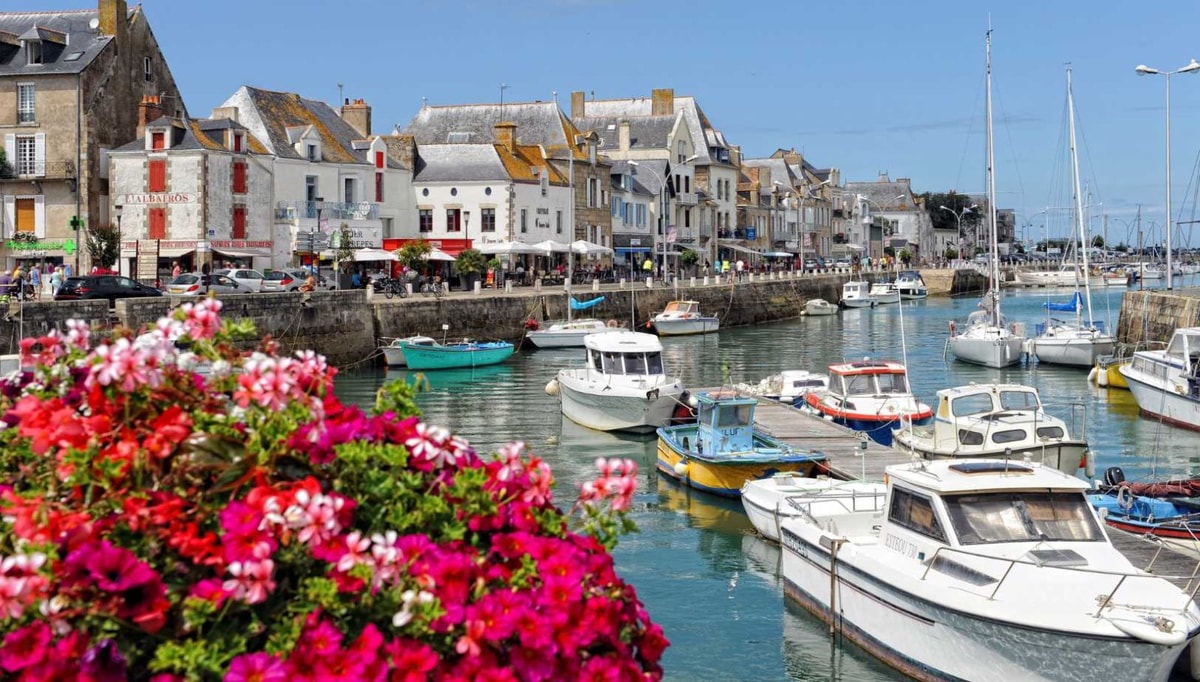 Ce port breton de 5 000 habitants attire 1 million de touristes annuels