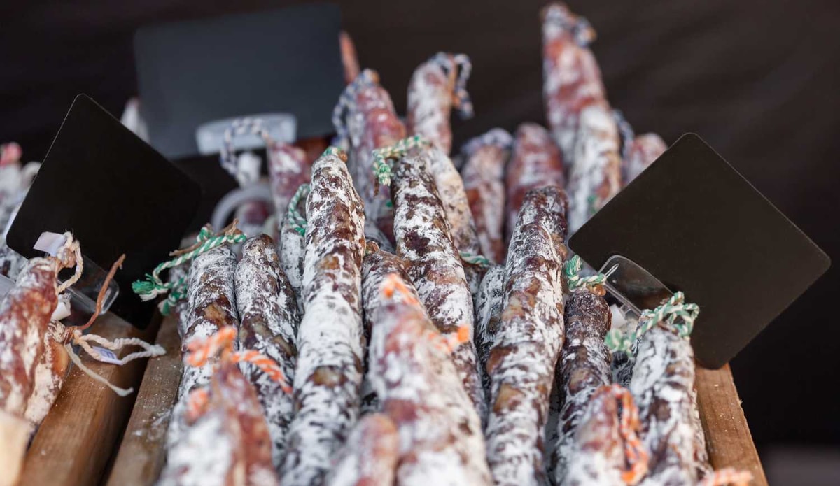 Ce village ardéchois de 200 habitants produit 5 tonnes de saucisson aux myrtilles par an
