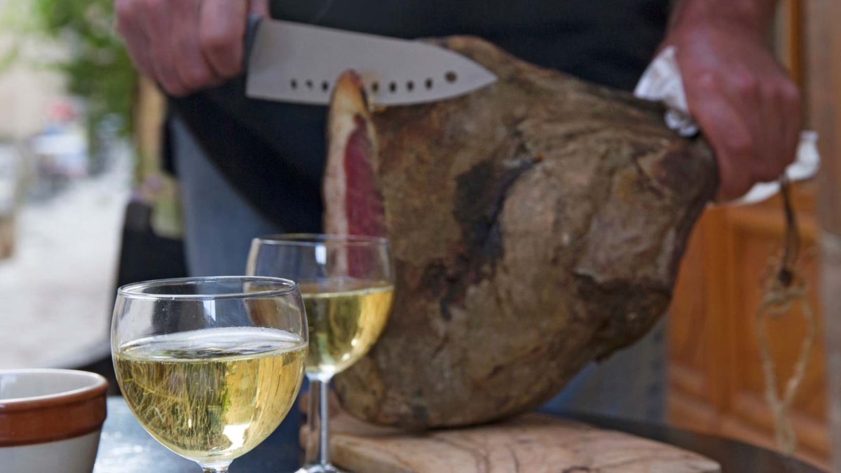 Cette ville de 7000 habitants abrite l'unique université de Corse