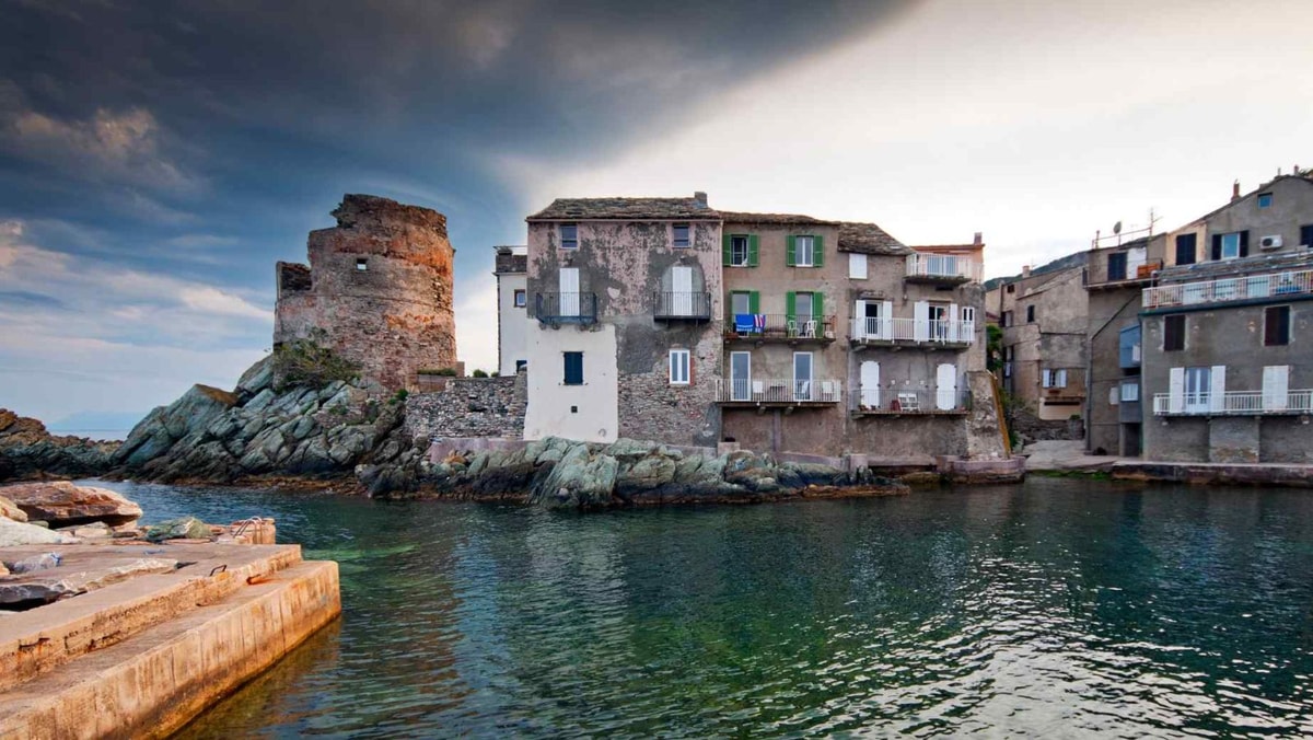 Le Cap Corse en hiver : 80 km de côtes sauvages et 5 villages perchés à découvrir