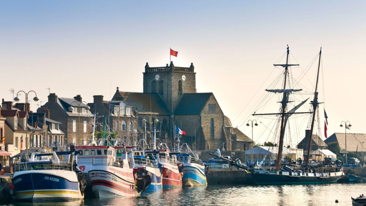 Découvrez le village de pêcheurs normand élu parmi les Plus Beaux Villages de France