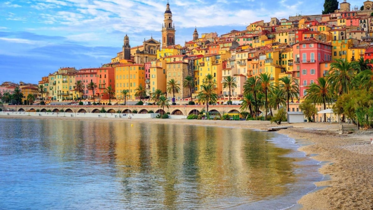 4 km de plages et 13 criques dans cette station balnéaire à 1 km de l'Italie