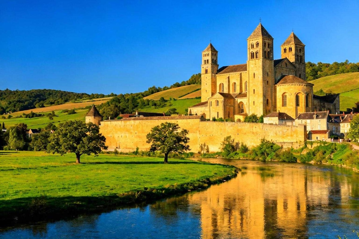 La plus grande abbatiale romane du Limousin fait 87 mètres à Chambon-sur-Voueize

