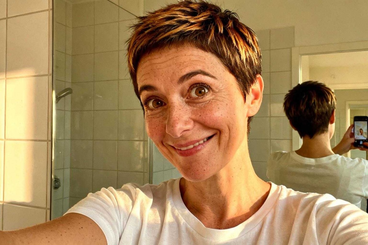 Je me suis vue dans ce miroir de magasin : ma pixie texturée m'a transformée
