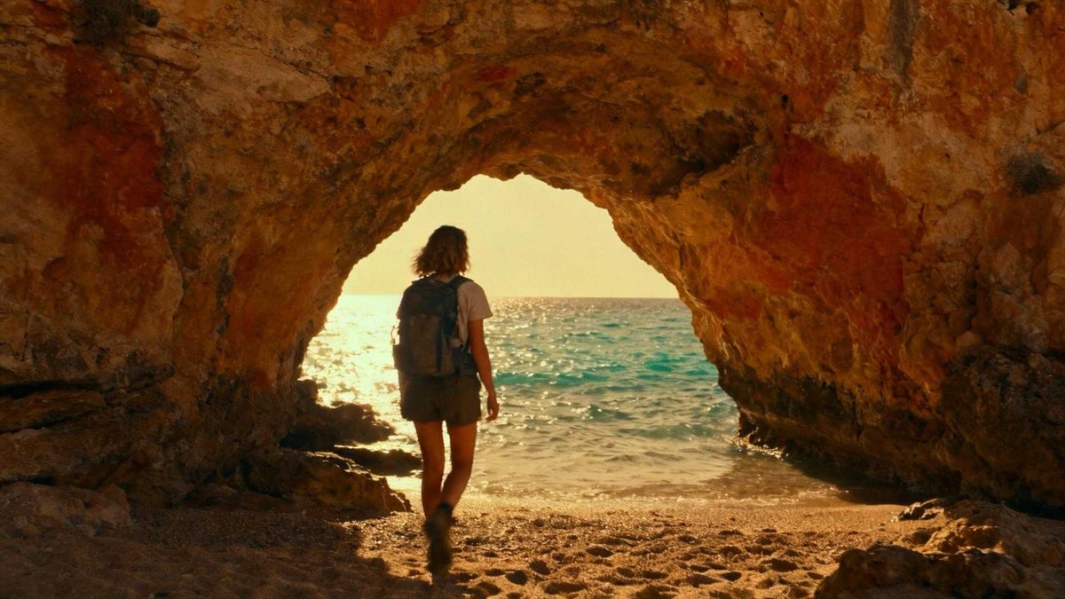 Ces plages de l'Algarve se visitent par des tunnels cachés dans la roche
