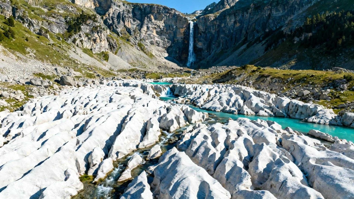 Ce village de 1 200 âmes cache la plus vaste surface de lapiaz des Alpes
