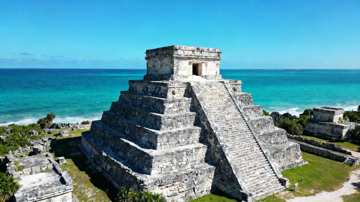À 8h05, novembre : Tulum révèle ses ruines à 47 visiteurs avant 3 800 à midi
