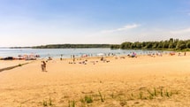 La plus grande plage de sable fin de Champagne se trouve au bord de ce lac