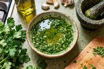 Sans additifs mais 3 fois plus goûteuse : la sauce qui révolutionne vos grillades
