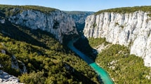 Ce canyon de 15 km cache 110 000 ans d'histoire et reste 30% moins cher que les gorges de l'Ardèche
