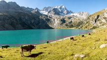 Ce lac des Pyrénées coûte 65 € quand la Suisse facture 250 € la nuit