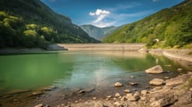 À 1h40 de marche de Sewen, ce lac alsacien de 22 m de profondeur abrite le seul canyon du Grand Est
