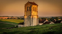À 30 min de Tournus, cette halte de Compostelle garde une église classée depuis 1862 et 167 âmes