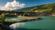 « Une coulée de 15 km a tout bloqué » : ce lac du Puy-de-Dôme cache deux eaux depuis la préhistoire