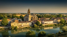 Pourquoi ce clocher de Lot-et-Garonne tourne-t-il d’1/8e de tour ?