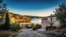 Celles a été vidé pour un barrage, mais le lac n’a jamais englouti le village