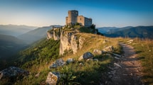 Pourquoi ce village d’Ariège reste un repère discret du pays cathare ?