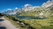 Pas besoin d’être alpiniste : ces lacs glaciaires se découvrent à pied dans les Asturies