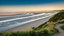 Cinquième baie au monde pour ses marées, ce paysage breton se vide presque sous vos yeux