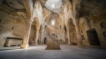 Le sanctuaire sous la roche garde 170 tombes rupestres au pied d’un village charentais